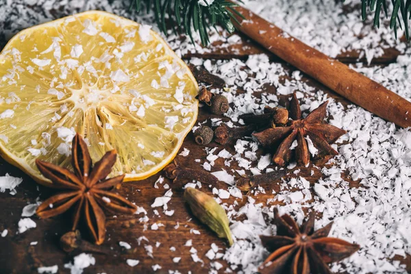 Schöne Weihnachten Schnee Tanne Baum — Stockfoto