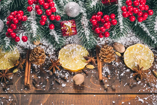 Hermoso abeto de nieve de Navidad — Foto de Stock