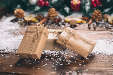 Güzel Noel hediye kutuları