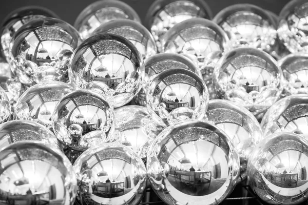 Gümüş Noel topları — Stok fotoğraf