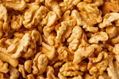 Olgun büyük ceviz kabuklu