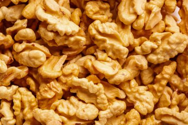 Olgun büyük ceviz kabuklu