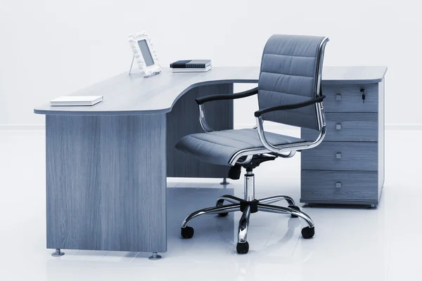 Drewniane biurko i fotel — Zdjęcie stockowe
