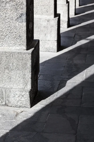 Vista di colonne di granito — Foto Stock