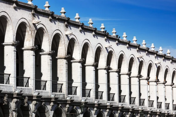 Utsikt över vackra colonnade — Stockfoto