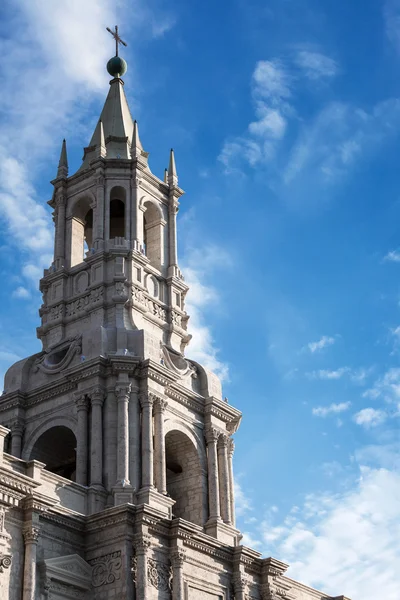 Viiew de catedral branca — Fotografia de Stock