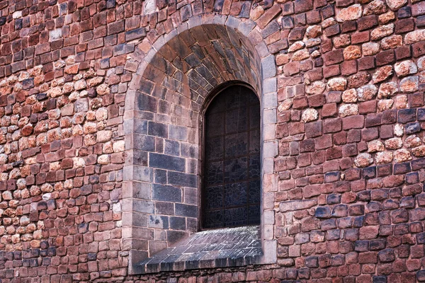 Fenêtre dans un bâtiment en brique — Photo