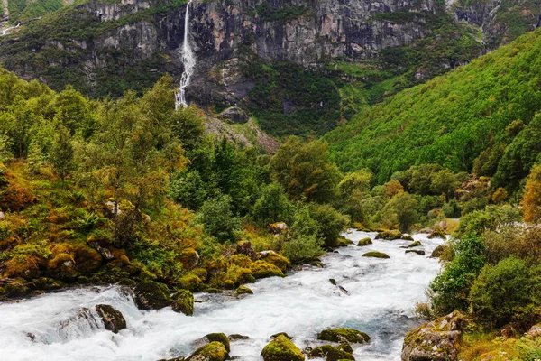 Folyó Vízesés Norvég Hegyekben — Stock Fotó