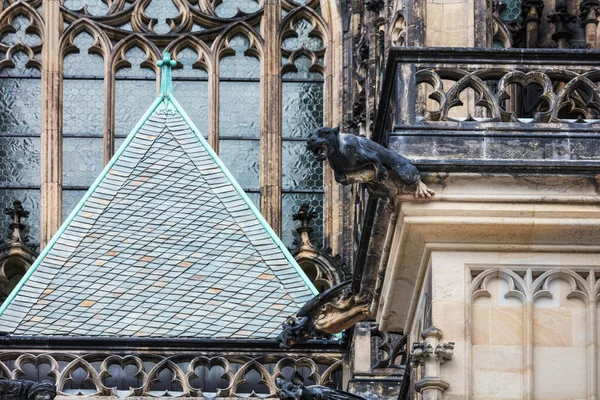 Belle Decorazioni Sulla Vecchia Chiesa — Foto Stock