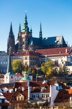 Prag Kalesi ve Saint Vitus Katedrali yaz gününde