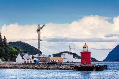 Akşamki liman manzarası. Alesund. Norveç.