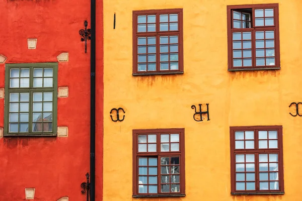 Oud Geel Huis Oud Rood Huis Met Ramen — Stockfoto