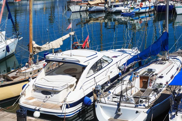 A yachts docked in port — Stock Photo, Image