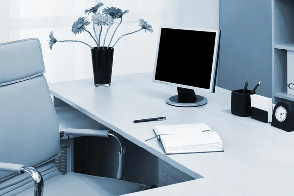 Monitor on desk — Stock Photo, Image