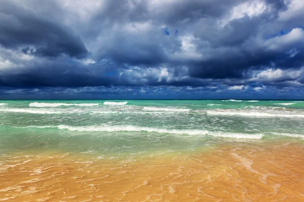 Badai awan di atas laut — Stok Foto