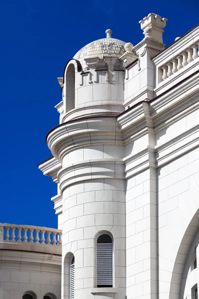 Ancient white building — Stock Photo, Image