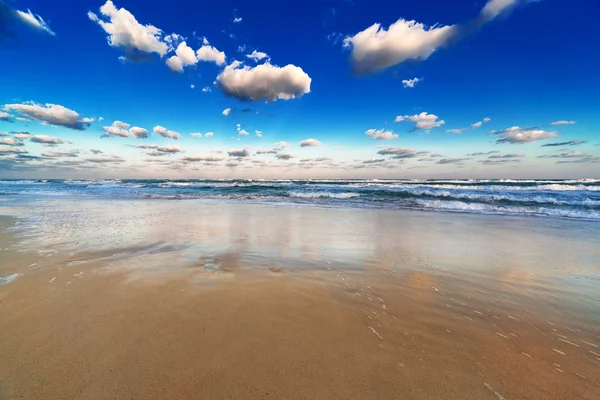 Reflection of the sky with clouds — Stock Photo, Image