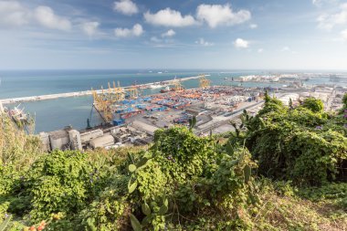 Barcelona, İspanya - 25 Ağustos 2014: Kargo bağlantı noktası