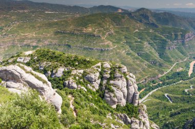 Yaz manzara - Montserrat dağ, İspanya'dan görünüm