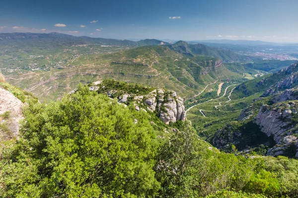 Sommar landskap - utsikt från berget Montserrat, Spanien — Stockfoto