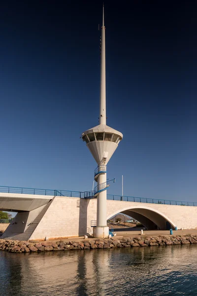 Asma köprü ve kontrol kulesi La Manga, İspanya — Stok fotoğraf