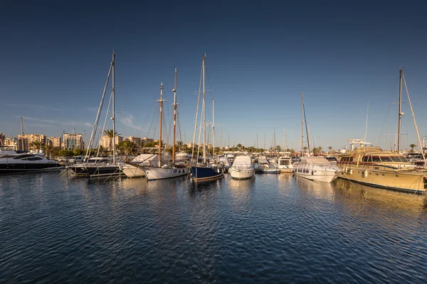 Yachts in the bay — Stock Photo, Image