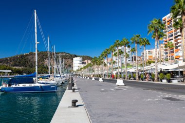 Malaga, İspanya - 4 Eylül 2014: Enbankment Marina