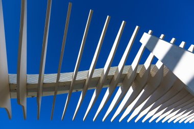 Beyaz çatı inşaat elemanları