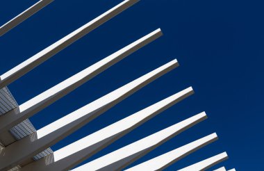 Beyaz çatı inşaat elemanları