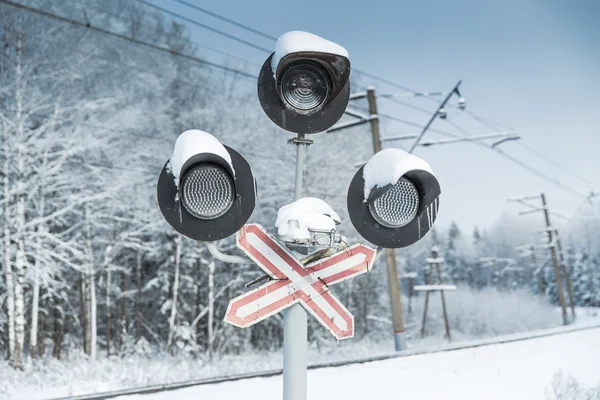 Passagem ferroviária coberta de neve — Fotografia de Stock