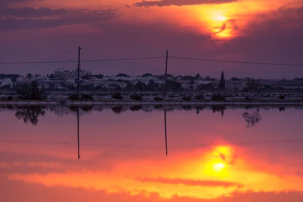 Sonnenuntergang bei den salinas de san pedro del pinatar — Stockfoto