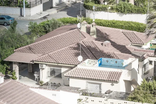 Casa de piedra con terraza en verano — Foto de Stock