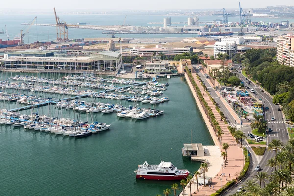 Alicante, Spanje - September 2015: De kust en de haven — Stockfoto