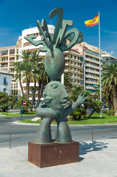 Alicante, Spain - SEPTEMBER 2015: Bronze sculpture at Square Plaza Puerta del Mar — Stock Photo, Image