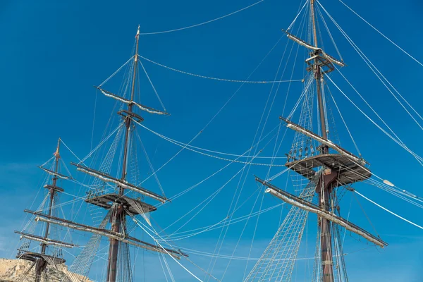 Masten van oude houten Galleon, Alicante, Spanje — Stockfoto