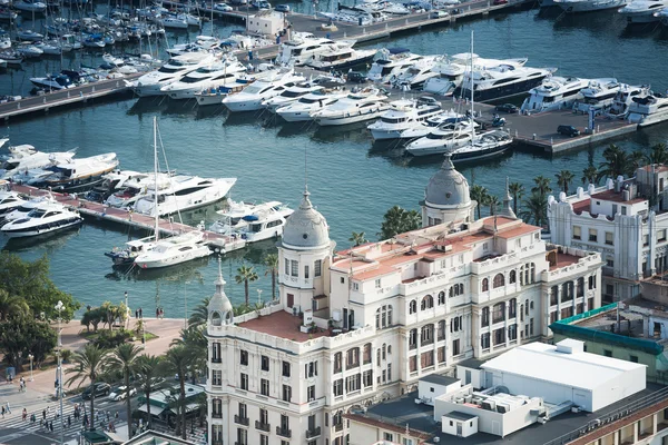 Alicante, Španělsko - září 2015: Pobřeží a přístav — Stock fotografie