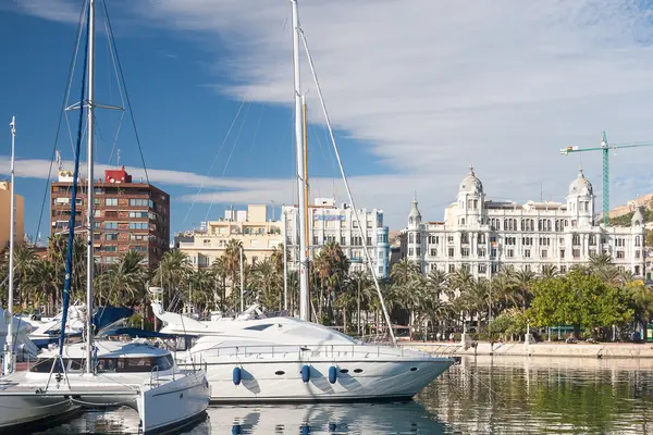 Hamnen i alicante, Spanien — Stockfoto