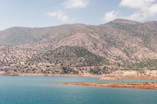 Jezioro w górach, Maroko — Zdjęcie stockowe