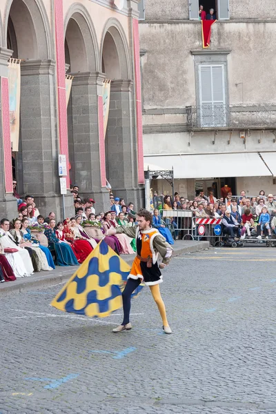 Acquapendente, ITALIA - 18 MAYO 2014, Festa dei Pugnaloni Festival en el centro de la ciudad —  Fotos de Stock