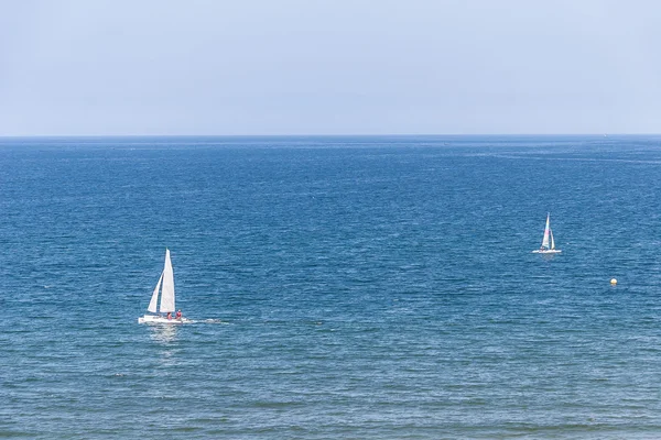 Yate en el mar —  Fotos de Stock