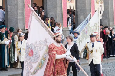 Acquapendente, İtalya - 18 Mayıs 2014, Festa dei Pugnaloni Festivali'nde kent merkezinde