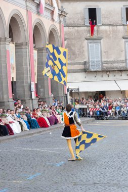 Acquapendente, İtalya - 18 Mayıs 2014, Festa dei Pugnaloni Festivali'nde kent merkezinde