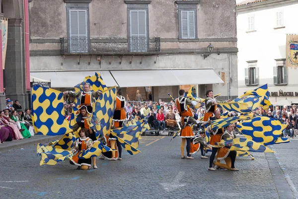 Acquapendente, ITALIA - 18 MAYO 2014, Festa dei Pugnaloni Festival en el centro de la ciudad —  Fotos de Stock