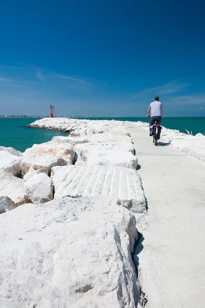 リミニ、イタリアの石の桟橋 — ストック写真