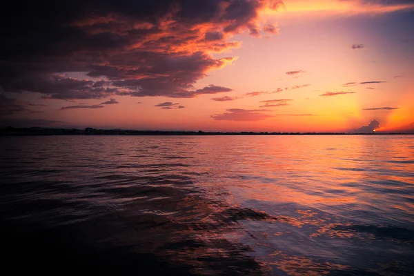 Zonsondergang aan de Middellandse Zee — Stockfoto