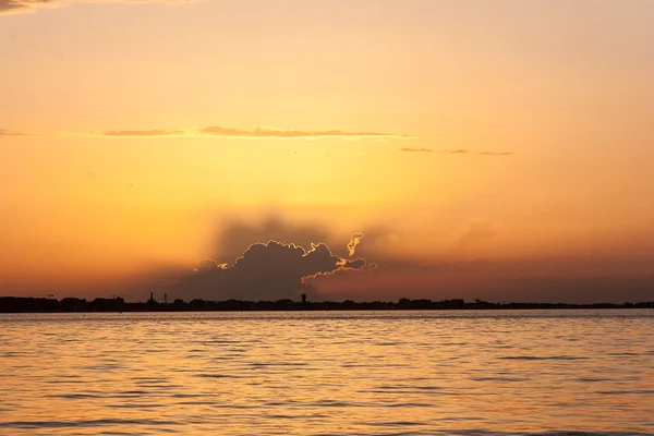 Zonsondergang aan de Middellandse Zee — Stockfoto