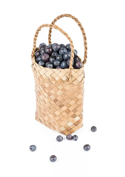 Wicker basket with Blueberries Isolate on white — Stock Photo, Image