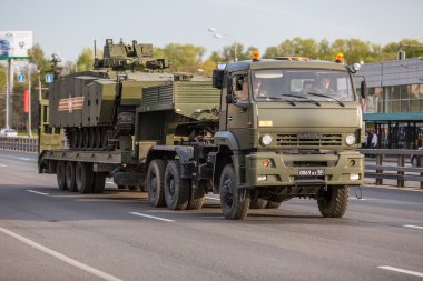 Zafer günü yürüyüşü sonra askeri nakliye