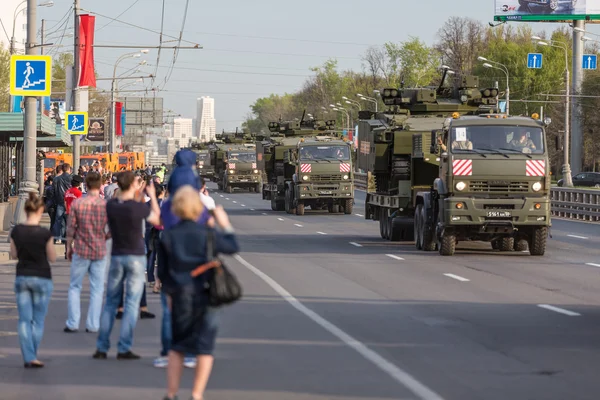 Transporte militar después del desfile del Día de la Victoria — Foto de Stock