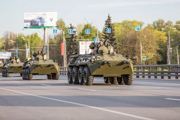 Moscow, RUSSIA - MAY 9 2015: Military transportation on its back way after Victory Day Parade — Stock Photo, Image